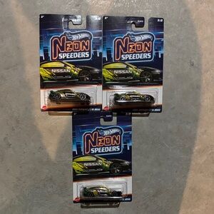 Hot Wheels Neon Speeders Nissan Toy Car - Green/Black